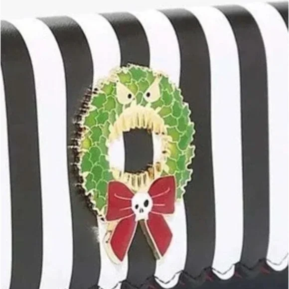 Loungefly Disney The Nightmare Before Christmas Striped Wreath Wallet - Picture 4 of 4